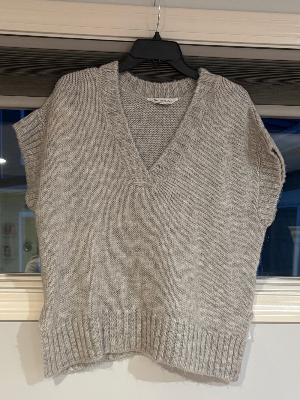 Miss Selfridge Light Gray V-Neck Knit Sweater Vest